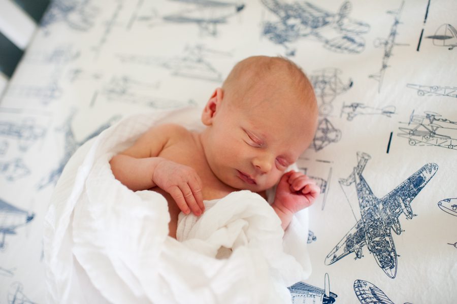 16-baby-boy-with-airplane-sheets