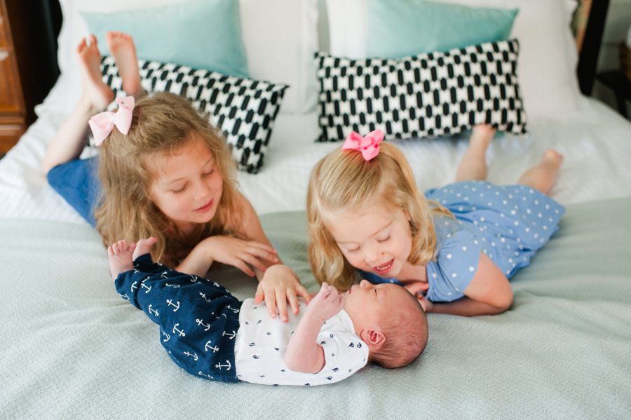 3-Newborn-boy-and-two-sisters